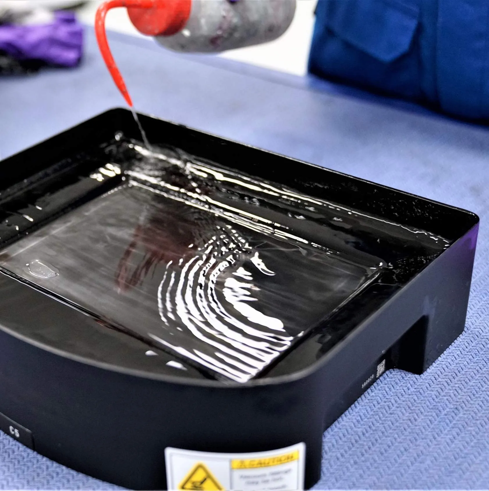 Cover window with acetone and soak 60 seconds. Cover window with acetone and soak 60 seconds.