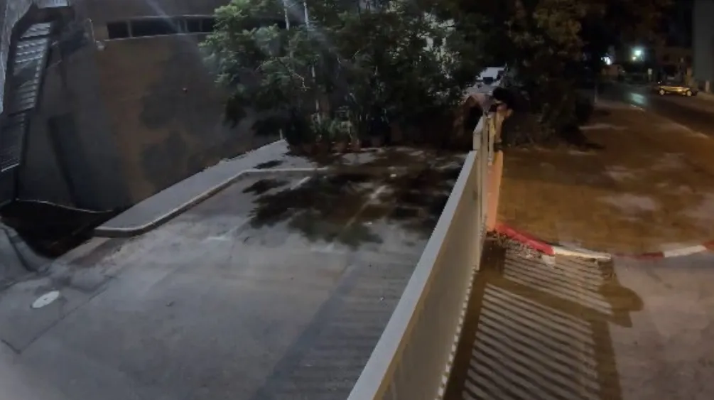 Gate intrusion