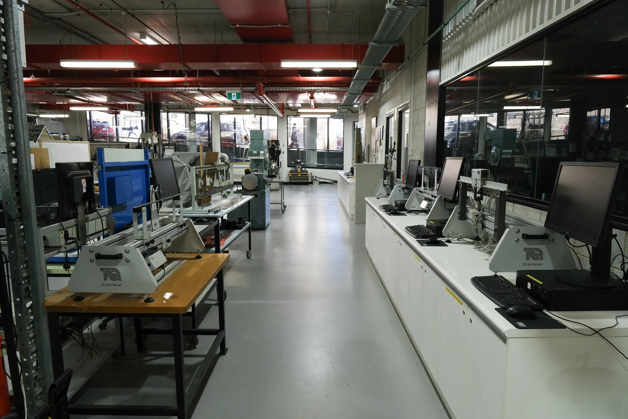 Civil structural and enginering facilities featuring computer and beam test equipment at Perth campus