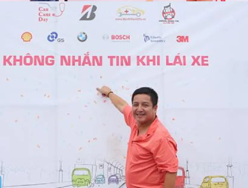 Chí Trung lăn tay ủng hộ Không Nhắn n khi lái xe Chí Trung lăn tay ủng hộ Không Nhắn n khi lái xe